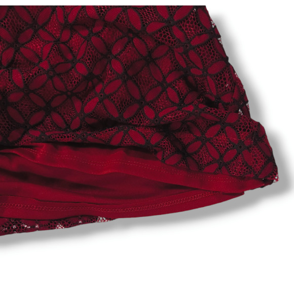 EUC Sandra Darren Lace Overlay Sheath Bell Flare Sleeve Dress Sz. 6 Wine Black - Picture 4 of 10